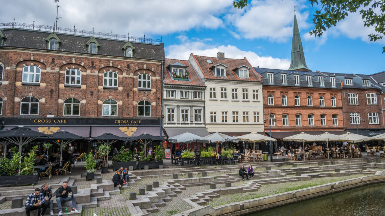 Aarhus ist eine lebendige Stadt, die sich am besten zu Fuß oder mit dem Fahrrad (im Hotel leihen) erkunden lässt.