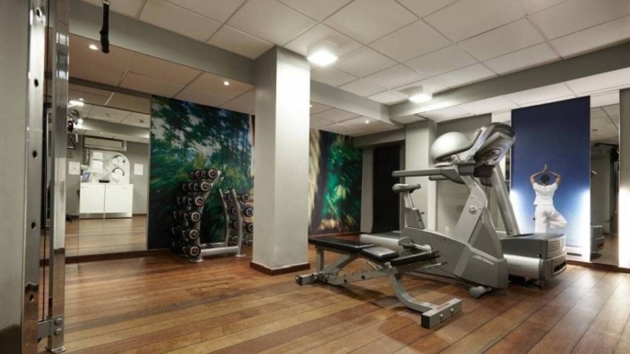 Håll igång träningen under semestern med fri tillgång till gym.