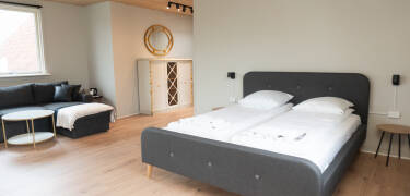 Hotellet erbjuder bekväma, mysiga rum med allt du behöver för en avkopplande vistelse.