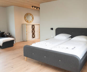 Hotellet har komfortable, koselige rom med alt du trenger for et avslappende opphold.