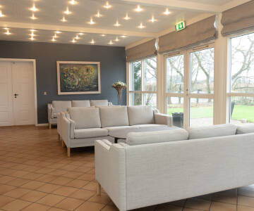 Du vil føle dig hjemme på Hotel Smedegaarden, hvor varm gæstfrihed og rolig atmosfære går hånd i hånd.