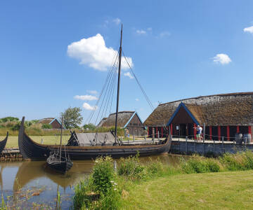 Für Geschichts- und Kulturinteressierte besuchen Sie die Museumsstätten Bork Vikingehavn und Ringkøbing-Skjern.