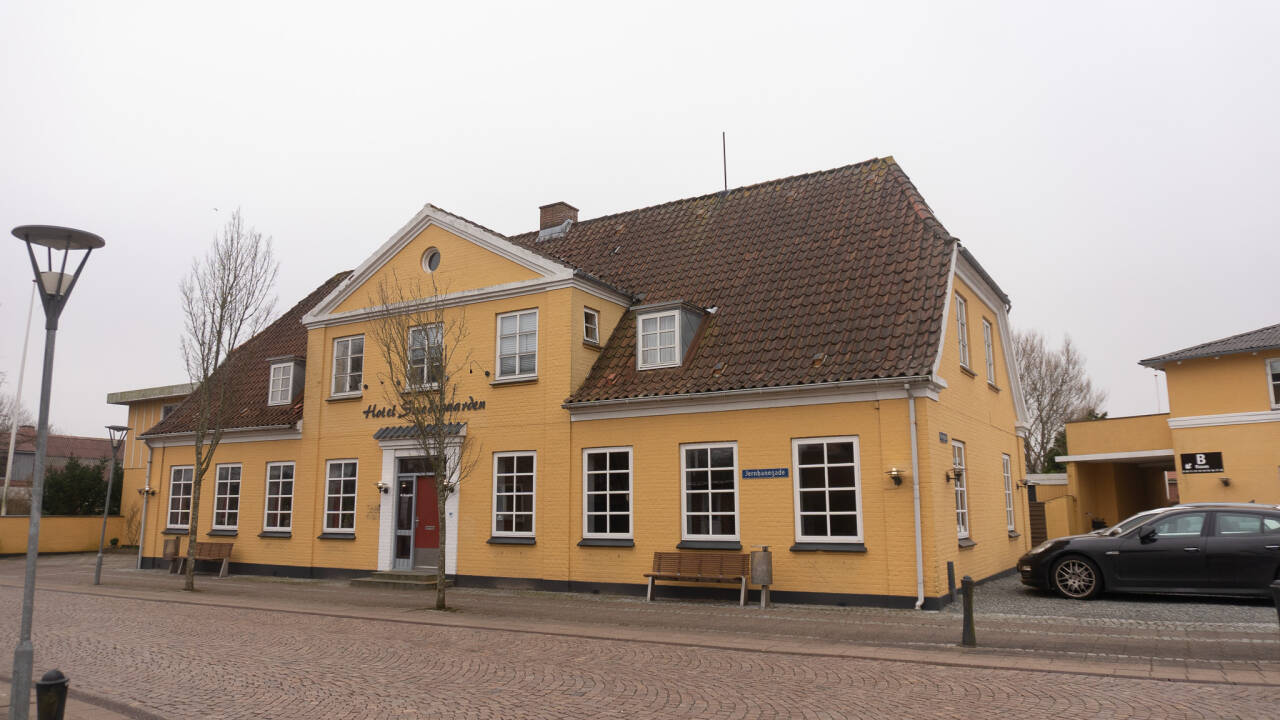 Book et ophold på Hotel Smedegaarden – et lille, familiedrevet hotel med personlig service og ægte vestjysk charme.