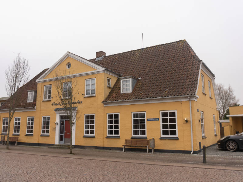 Book et ophold på Hotel Smedegaarden – et lille, familiedrevet hotel med personlig service og ægte vestjysk charme.