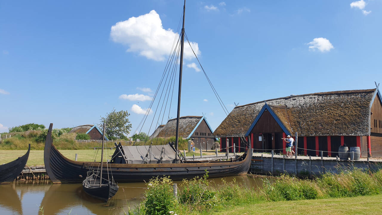 For historie og kultur kan du besøke Bork Vikingehavn og Ringkøbing-Skjern Museum.