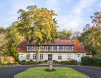 Gl. Skovridergaard is one of Denmark's most beautifully situated hotels and offers a comfortable and stylish setting for a holiday in Silkeborg.
