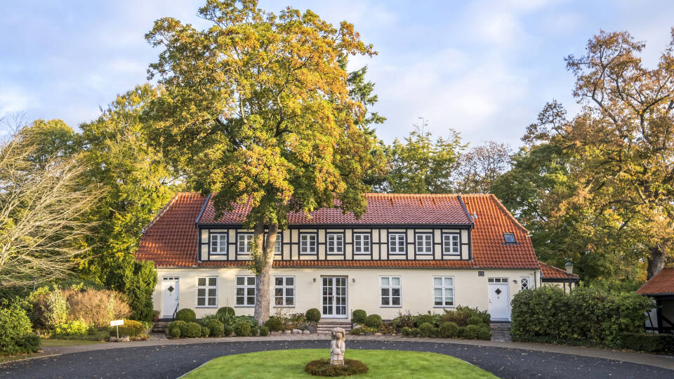 Gl. Skovridergaard er et av Danmarks vakrest beliggende hotell og tilbyr behagelige og stilfulle rammer for en ferie i Silkeborg.
