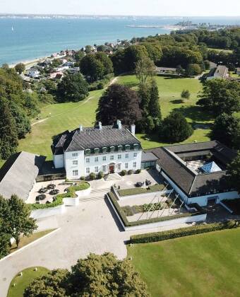 Plassert i rolige, grønne omgivelser byr Konventum Hotel på flott utsikt over Øresund.