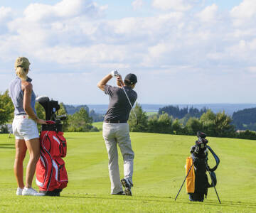 Golfentusiaster kan nyde en runde på Helsingør Golfklub lige ved siden af hotellet.