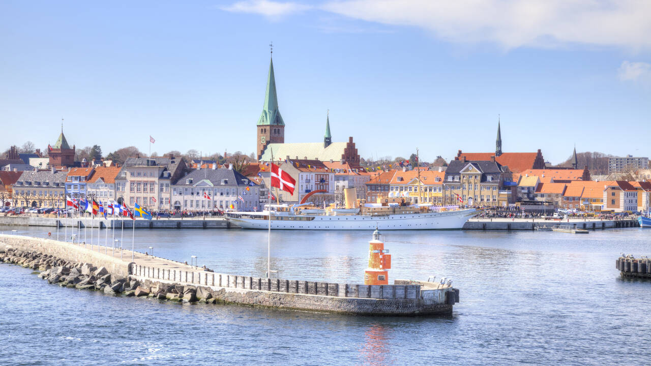 Beliggenheden giver nem adgang til Helsingør og de mange seværdigheder langs Nordsjællands kyst.