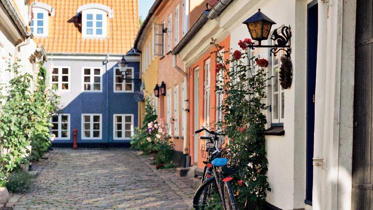 Gå en tur igennem Aalborgs hyggelige gader og slap på en af byens caféer med en frokost eller en forfriskning.