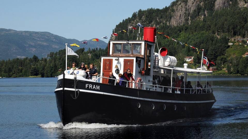 Machen Sie eine einzigartige Bootsfahrt mit dem Oldtimer-Schiff, der M/S Fram. Kaufen Sie das Ticket beim Check-in und erhalten Sie einen beachtlichen Rabatt!