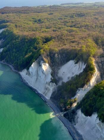 Møns Klint ist eine der bekanntesten UNESCO-Stätten in Dänemark. Das Strandhotel Klinten ist der perfekte Ausgangspunkt, um diese Naturschönheit zu besuchen.