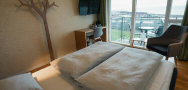 Somna till havets ljud och välj ett rum med vacker havsutsikt.