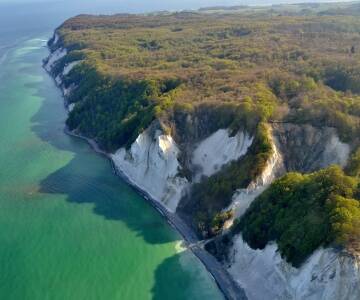Møns Klint er et av de mest kjente UNESCO-stedene i Danmark. Strandhotel Klinten er det perfekte utgangspunktet for å besøke denne naturperlen.