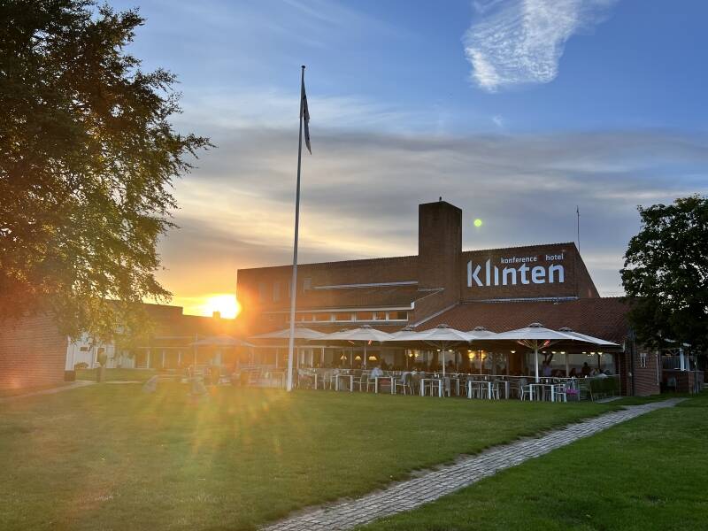 Bo ved havet på Strandhotel Klinten i den charmerende by Rødvig.