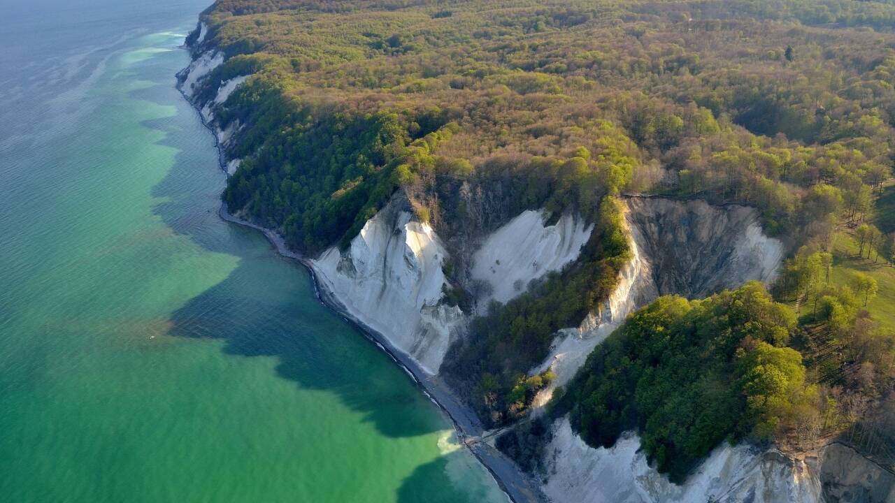 Møns Klint is one of the best renowned UNESCO sites in Denmark. Strandhotel Klinten is the perfect base for visiting this natural beauty.