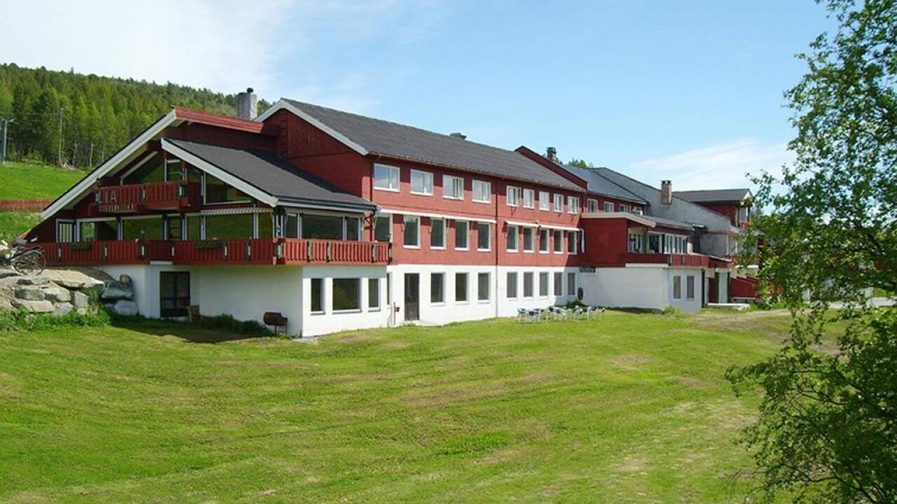 Hotellet har ett lugnt läge omgivet av natur, bara 15 minuter från Geilo.