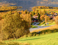 Hotellet er omgivet af den rå og smukke norske natur, og alle sæsonernes farver er unikke.