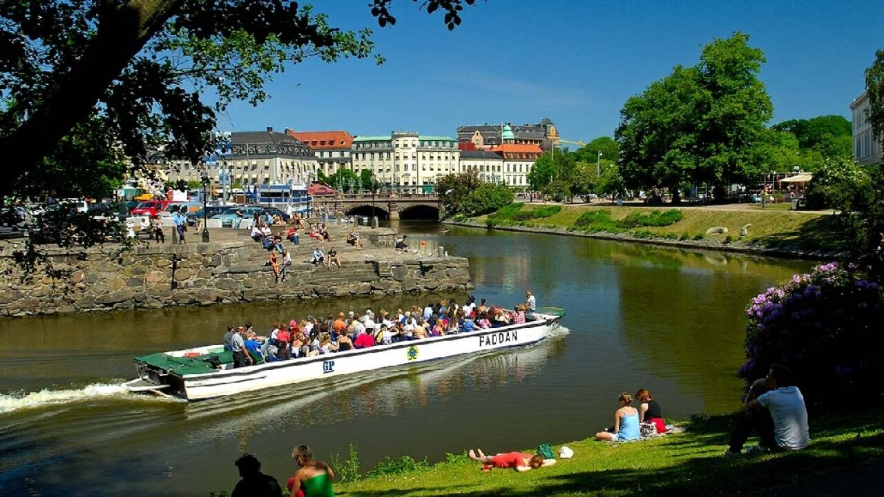 Tag på fantastisk sightseeing med en guidet tur i én af Paddan-bådene og se Göteborg fra vandet!