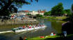 Machen Sie mit einem Paddan-Boot eine Stadtrundfahrt auf den Kanälen und erleben Sie Göteborg vom Wasser aus!