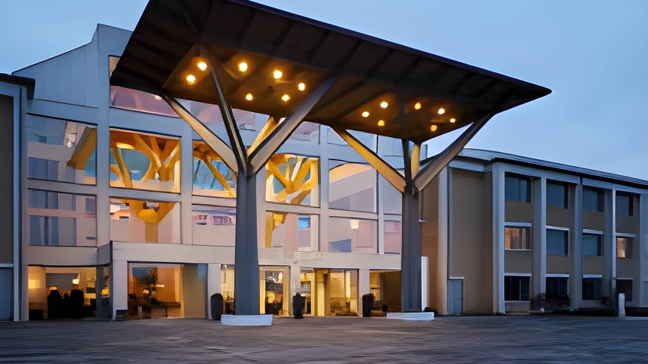 Das elegante Hotel, entworfen von Kim Utzon Architects und gestaltet von Designer Mikael Mammen, bietet ein hohes Maß an Komfort.