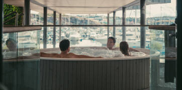 Dieses Strömstad Hotel verfügt über einen 2.000 m² großen Wellnessbereich mit unzähligen Möglichkeiten fürs Entspannen und Verwöhnen.