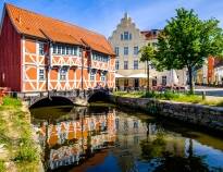 Besøk den sjarmerende byen, Wismar med de spesielle byggningene.
