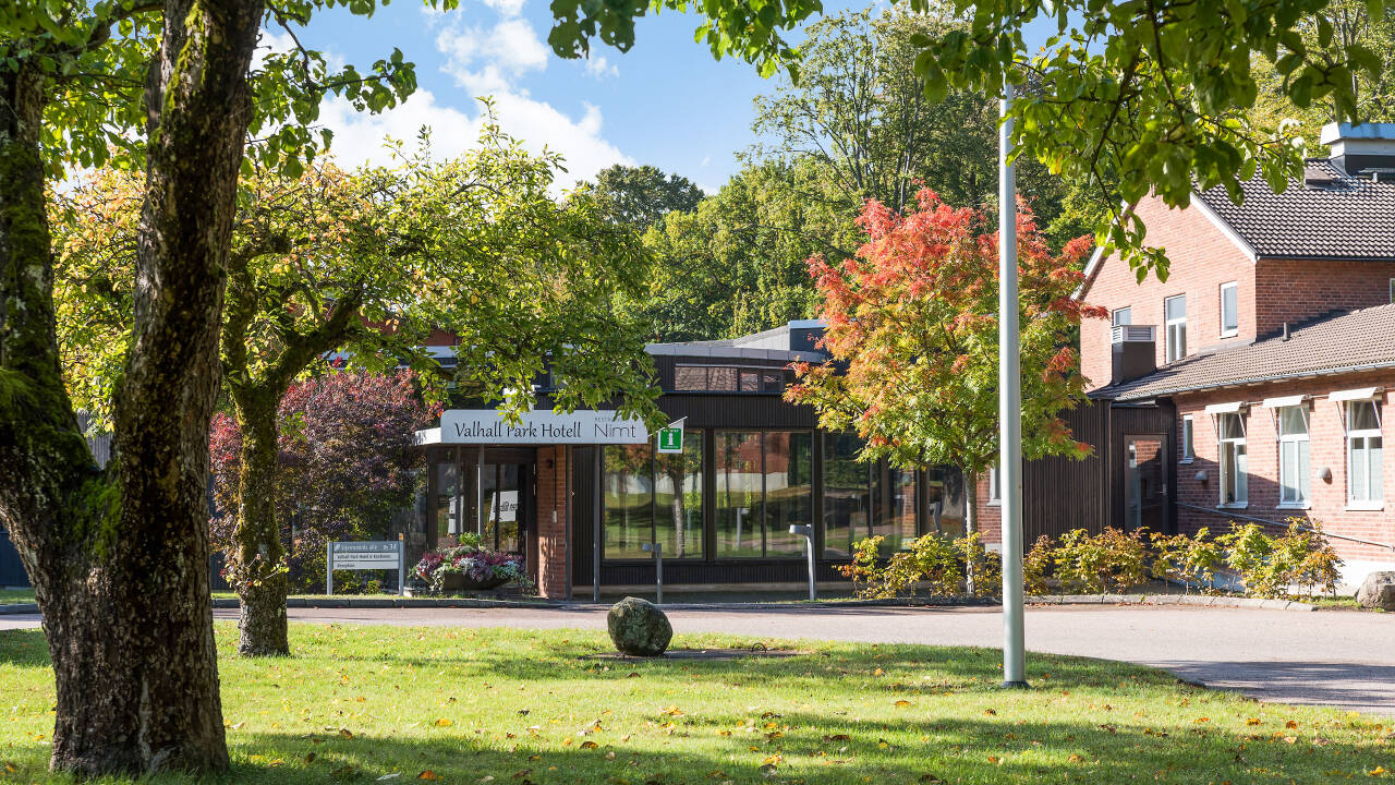 Best Western Valhall Park Hotell ligger i naturskjønne og sjarmerende Ängelholm i Skåne.