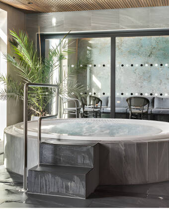 Das Hotel bietet seinen Gästen die Möglichkeit, sich im hauseigenen Spa zu entspannen und zu erholen.
