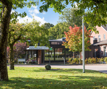 Best Western Valhall Park Hotell ligger i den naturskjønne byen Ängelholm nordvest i Skåne.