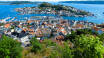 Kragerø is a small town but with many services. Shops, cafés and restaurants are all within reach due to the central location of Victoria Hotel.