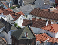 Kragerø är Telemarks mest populära skärgårdsstad med charmiga smala gator och vitmålade hus.