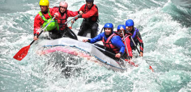 Bare 10 min. fra hotellet ligger Trollaktiv. De tilbyr friluftsaktiviteter som rafting, paintball, fiske, elgsafari med mer.