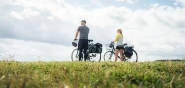 Utforsk kilometer med naturskjønne stier som er perfekte for fotturer, sykling og naturopplevelser.