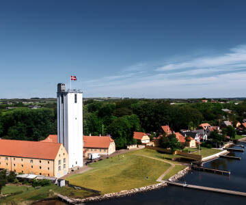 Entdecken Sie das inspirierende SMK (Statens Museum For Kunst) Thy, nur zehn Minuten vom Hotel entfernt.