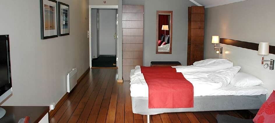 Hummeren hotell har 30 rom som er smakfullt innredet i maritim stil.