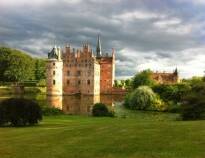 Besuchen Sie Europas besterhaltenes Wasserschloss, Schloss Egeskov, die größte Touristenattraktion Fünens.