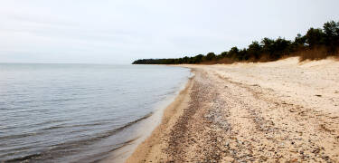 Das Hotel ist nur 1,5 km zum Strand, wo Sie an warmen Sommertagen lange Spaziergänge an der frischen Seeluft genießen können.