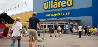 Gekås i Ullared öppnade år 1963 är idag ett av Sveriges populäraste besöksmål där ni fyndar till oslagbart låga priser!