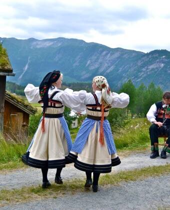 Das Setesdal-Tal hat eine lange Tradition im Silberschmiedehandwerk, in der Volksmusik und im Tanz.