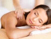Hotellet har en moderne wellnessafdeling, hvor I kan bestille tid til massage og andre afslappende spa-behandlinger.