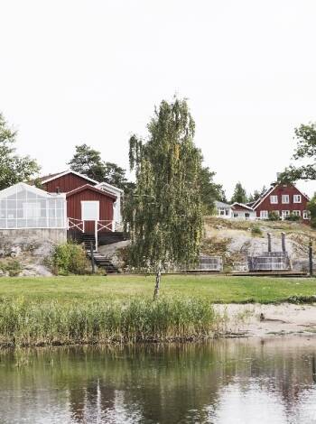 The hotel is located in a beautiful archipelago setting on the island of Värmdö in Stockholm's archipelago. The hotel has its own jetty and beach.