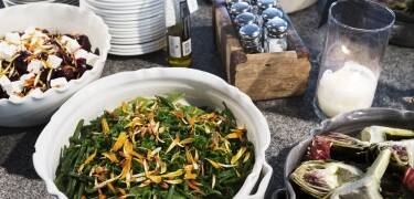 The hotel uses its own ingredients to prepare the food served in the restaurant.