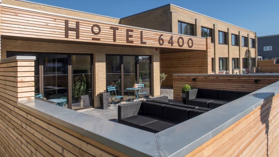 Hotel 6400 ligger fint i utkanten av Sønderborg och är en bra utgångspunkt för massor av upplevelser på Sønderjylland.