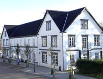 Det 3 stjernede Aars Hotel er et hyggeligt byhotel fra 1897, beliggende midt i Aars by midt på strøget.