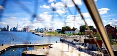 Den smukke nordjyske by Aalborg ligger omkring 45 km. fra Aars og er et oplagt udflugtsmål.