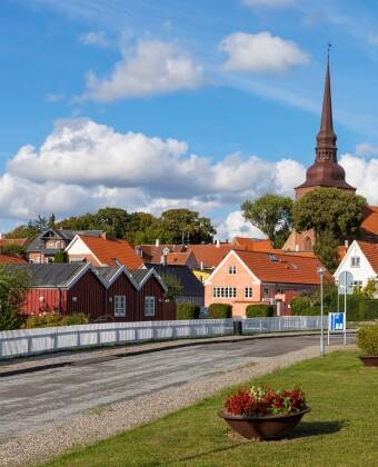 Hotellet ligger ved den maleriske købstad Nysted, som bestemt er et besøg værd.