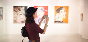 Fuglsang Kunstmuseum tilbyr spennende kunst like ved hotellet.