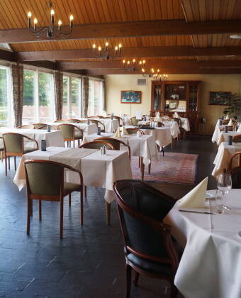Spend a pleasant evening with dinner and a glass of wine at the inn and end the day in the cosy bar.